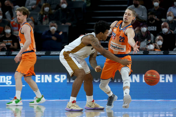 同样年轻又 同样年轻又