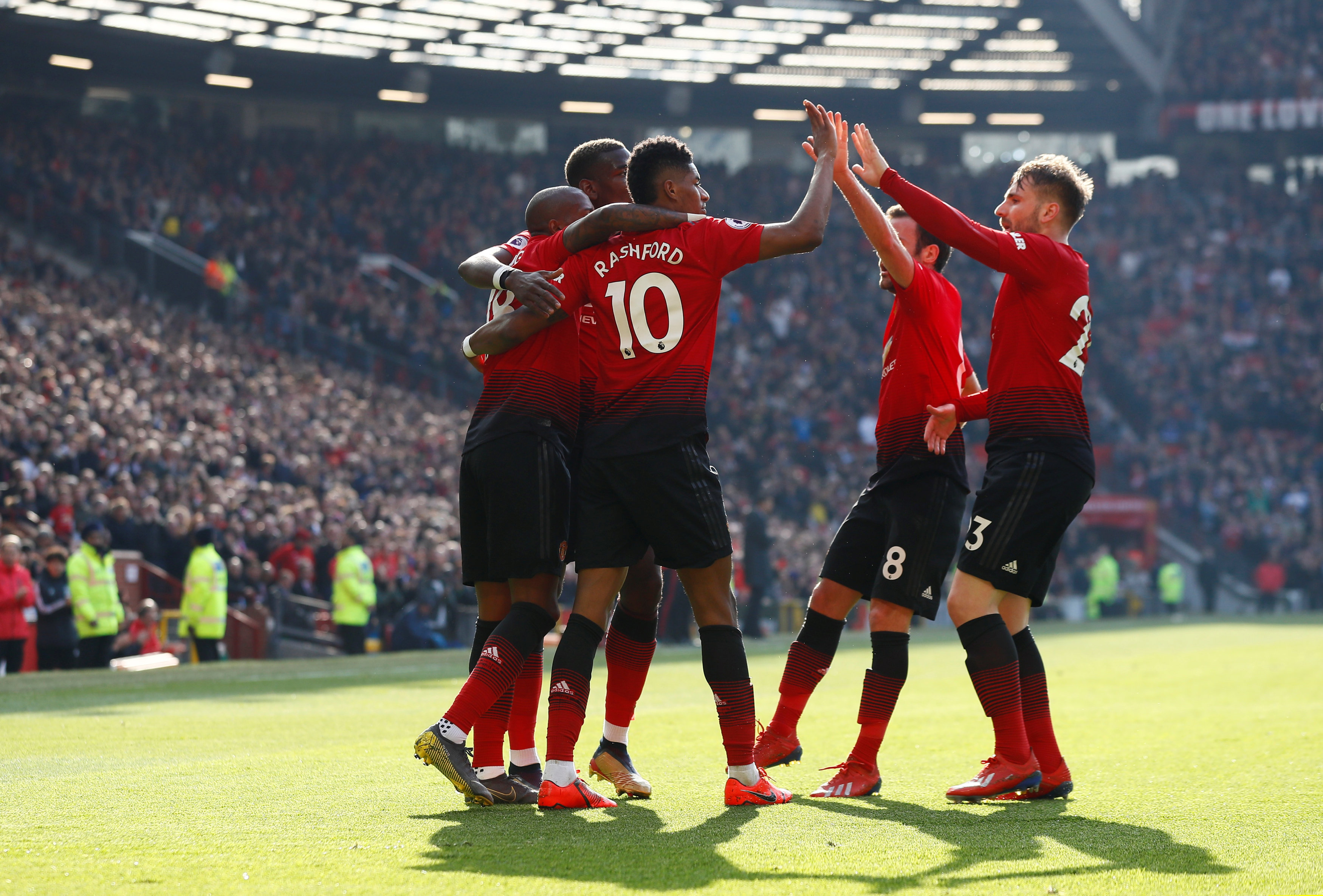 这一令人惊 这一令人惊