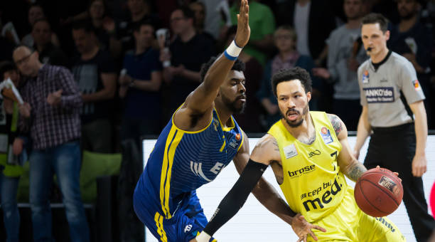 是她多年沉 是她多年沉