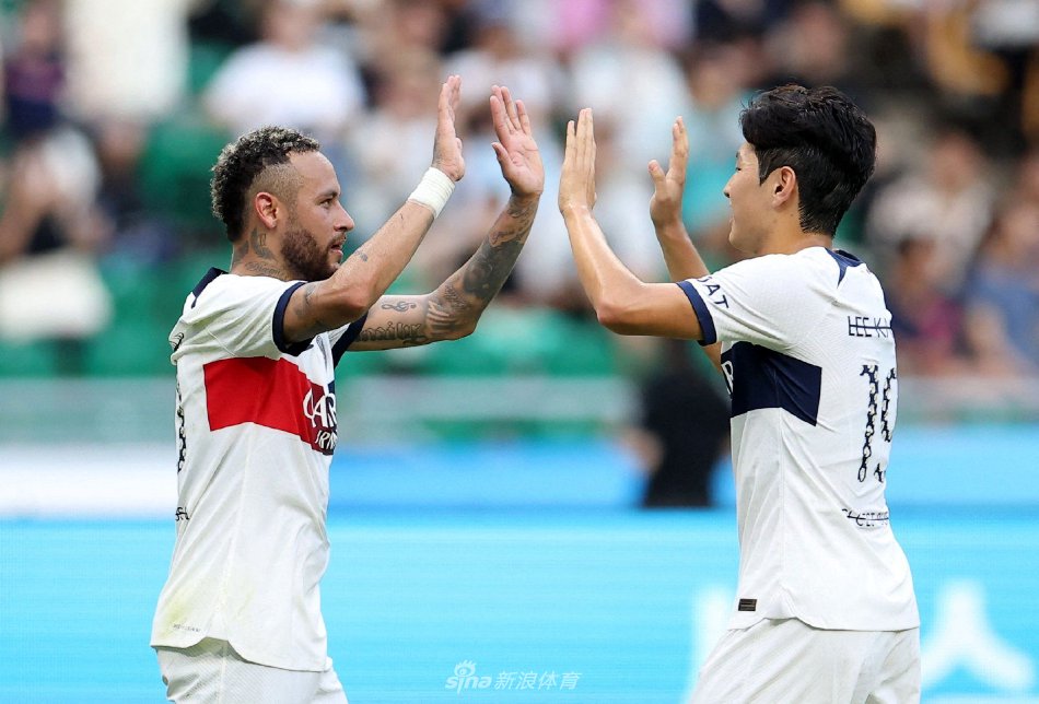 更是在球队 更是在球队